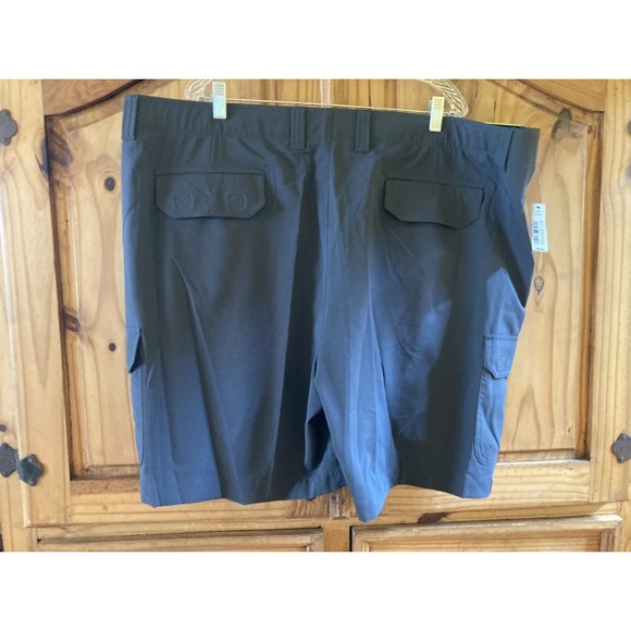 Roundtree & Yorke Performance Big Man Core Comfort cargo shorts size 48 - NWT - Picture 6 of 9